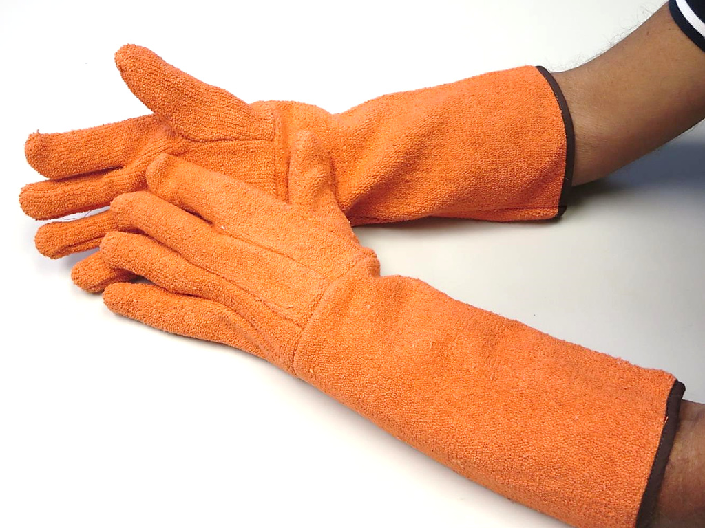 Wells Lamont Industrial 422-13 Biohazard Autoclave Oven Gloves, 18-in